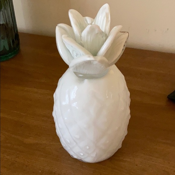 Decorative Pinapple - Picture 1 of 3